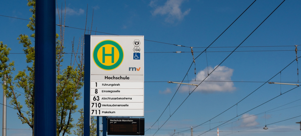 Haltestelle vor der Technischen Hochschule Mannheim